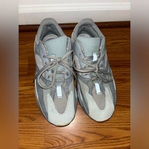 adidas Yeezy
Boost 700 "Inertia" sneakers SIZE 10